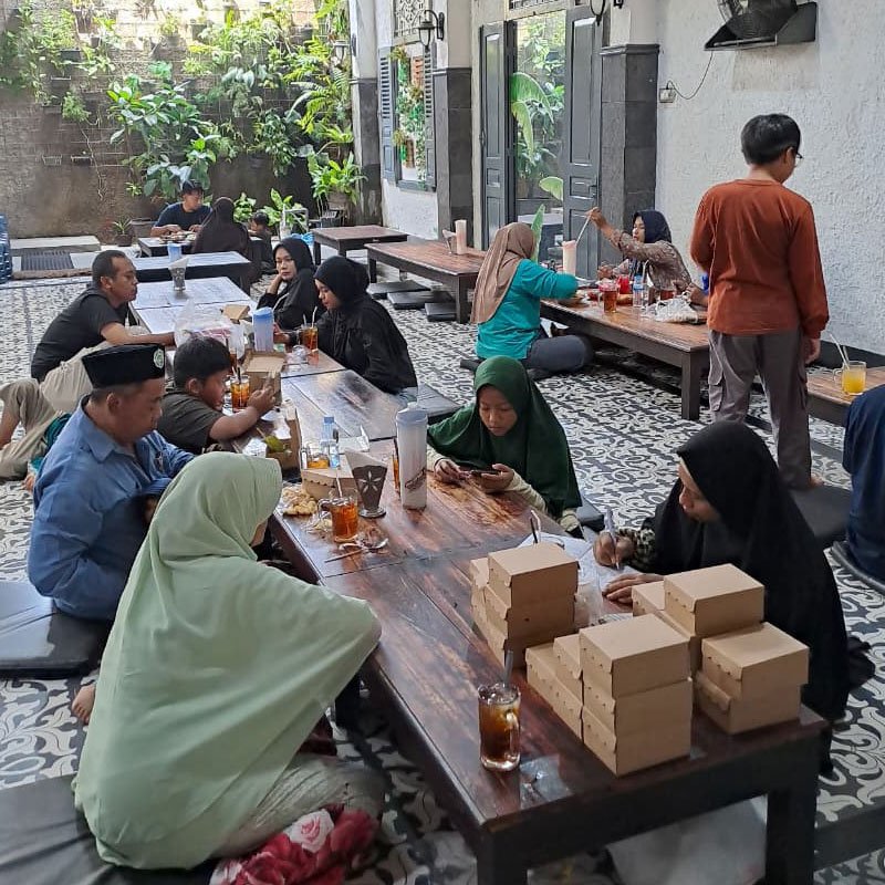 Cabang Yos Sudarso – Ayam Kremes Blitar